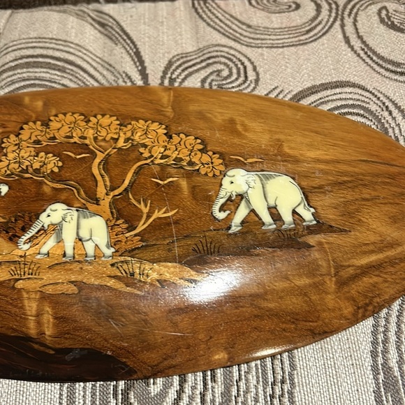 Vintage inlaid elephants hand designed wooden wall hanging - Picture 3 of 5